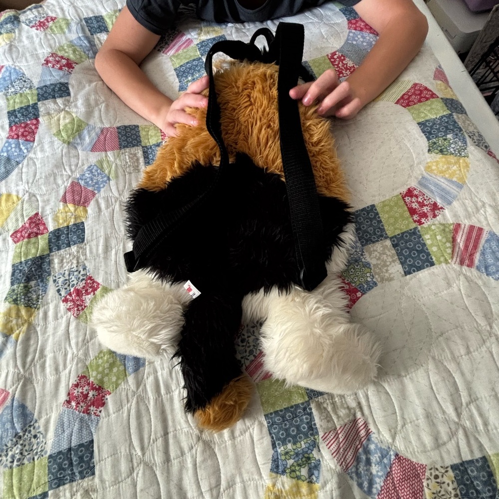 Aurora Plush Backpack - Picture 4 of 8